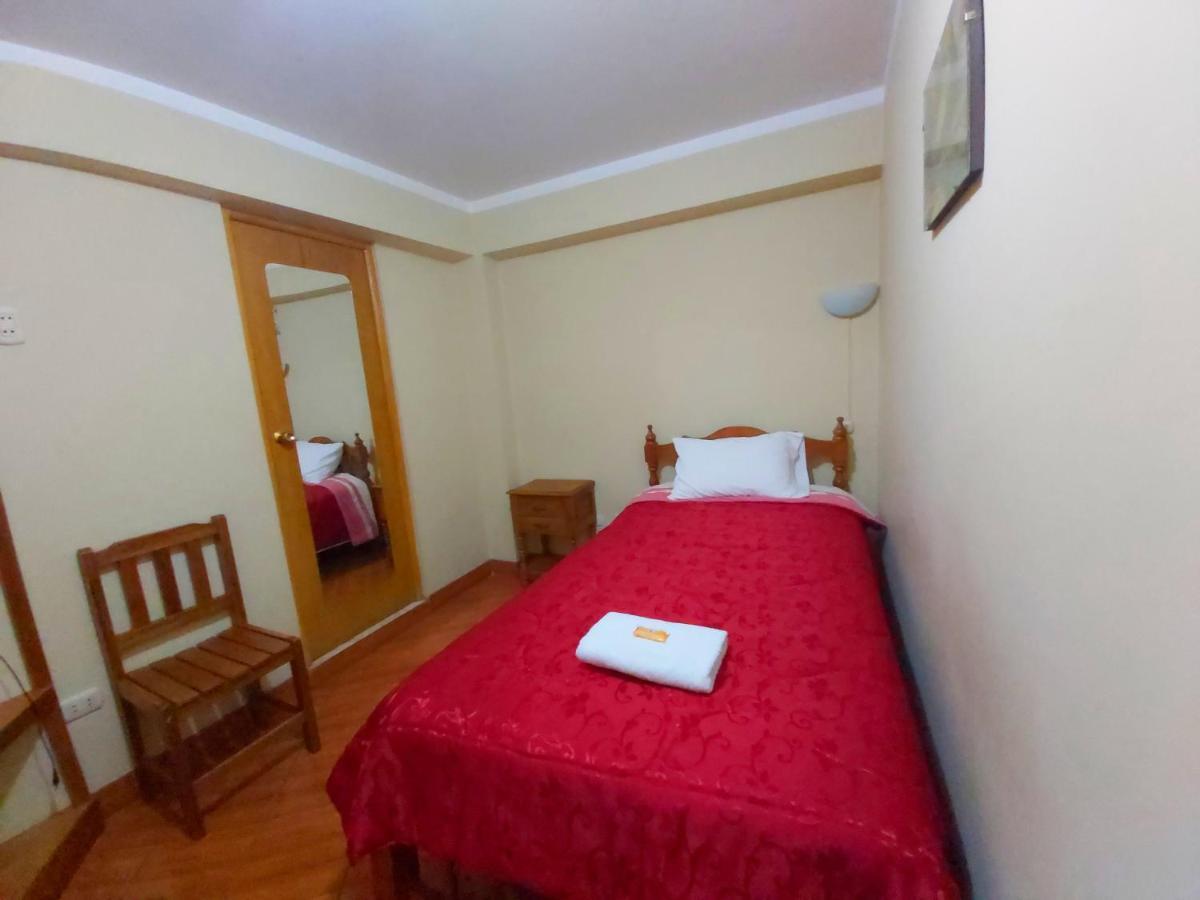 هواراس Lhotse Hostel B&B المظهر الخارجي الصورة