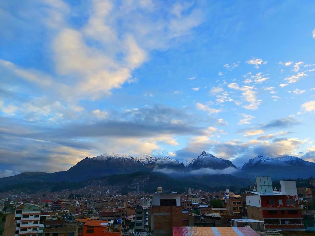 هواراس Lhotse Hostel B&B المظهر الخارجي الصورة