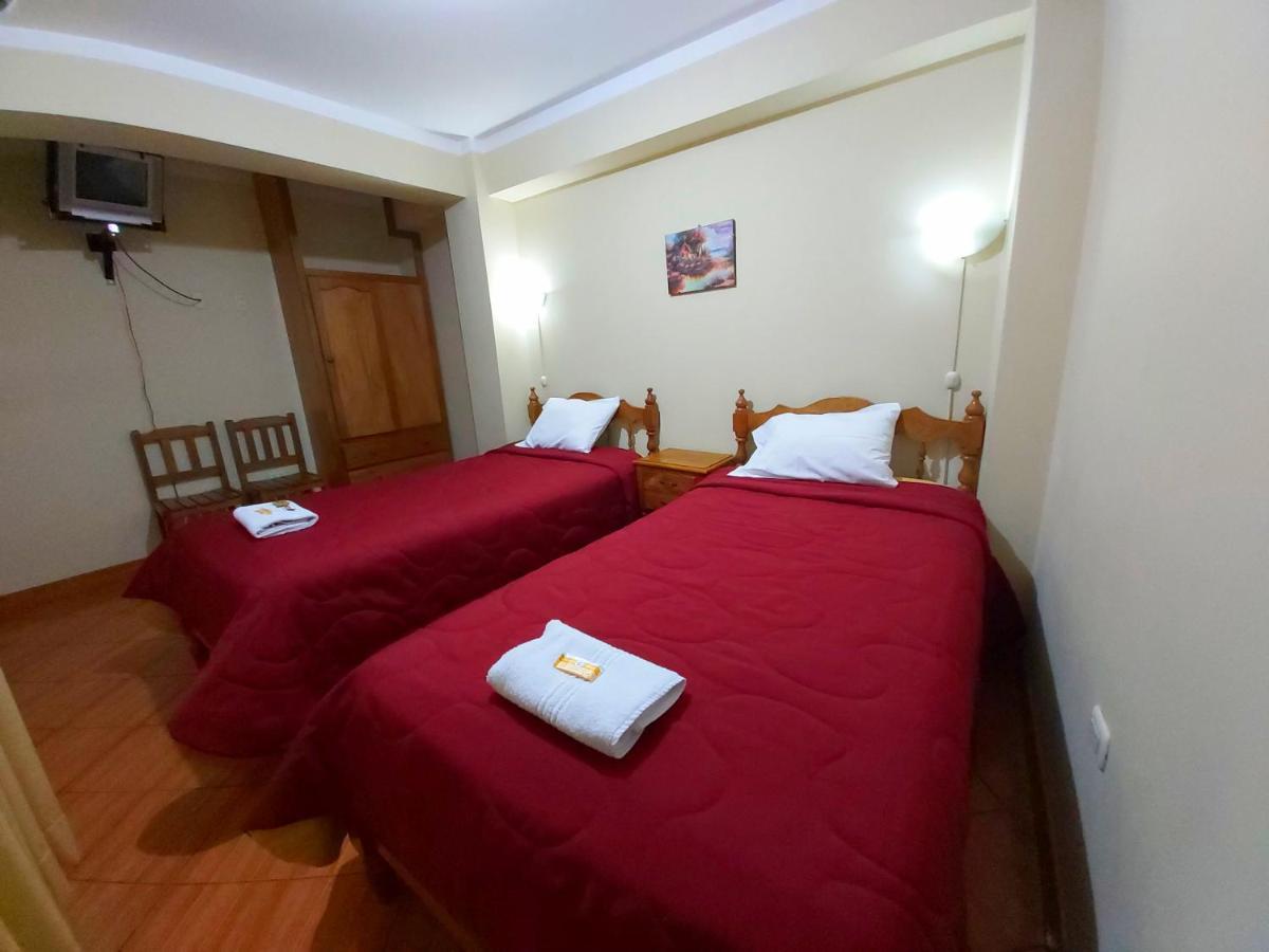 هواراس Lhotse Hostel B&B المظهر الخارجي الصورة