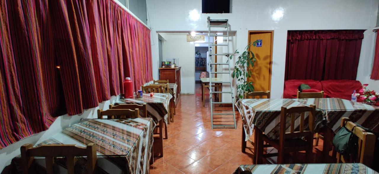 هواراس Lhotse Hostel B&B المظهر الخارجي الصورة