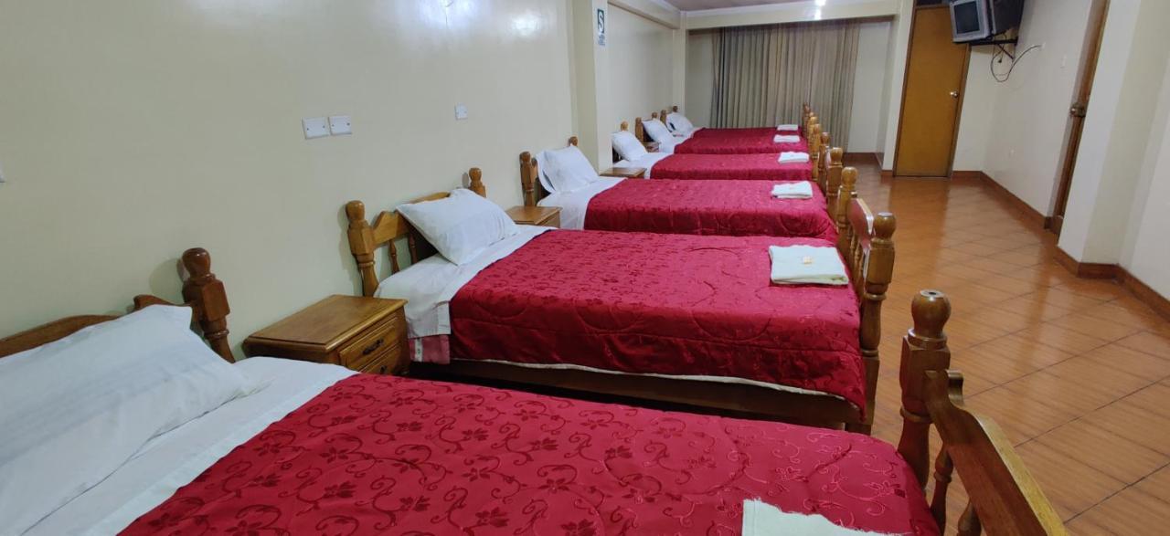 هواراس Lhotse Hostel B&B المظهر الخارجي الصورة