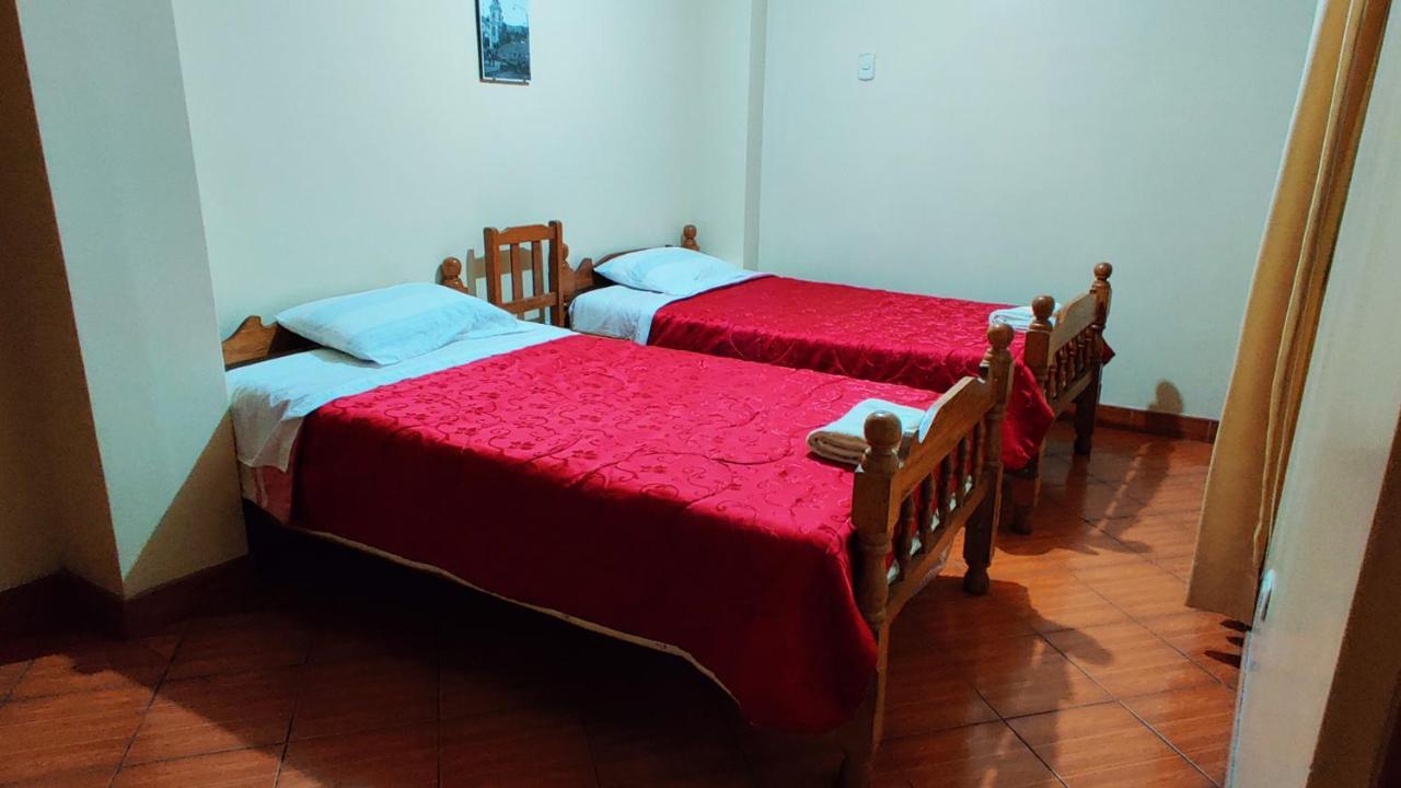 هواراس Lhotse Hostel B&B المظهر الخارجي الصورة