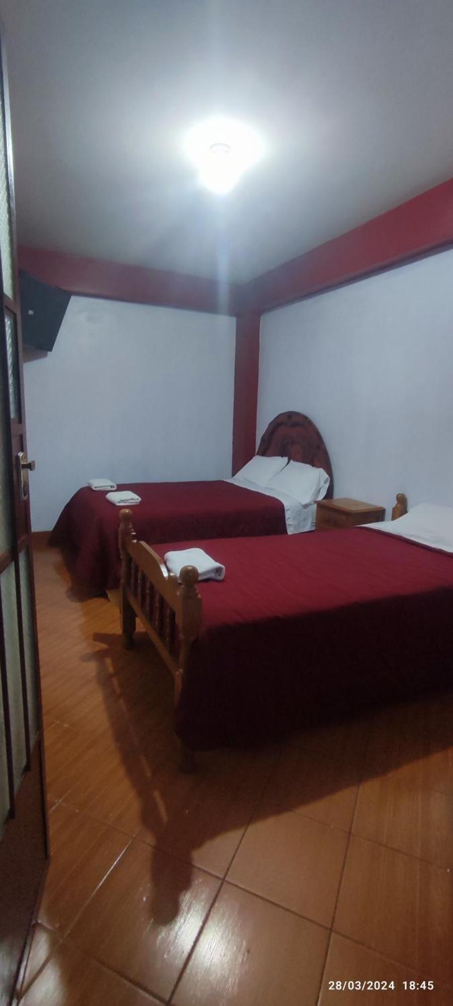 هواراس Lhotse Hostel B&B المظهر الخارجي الصورة
