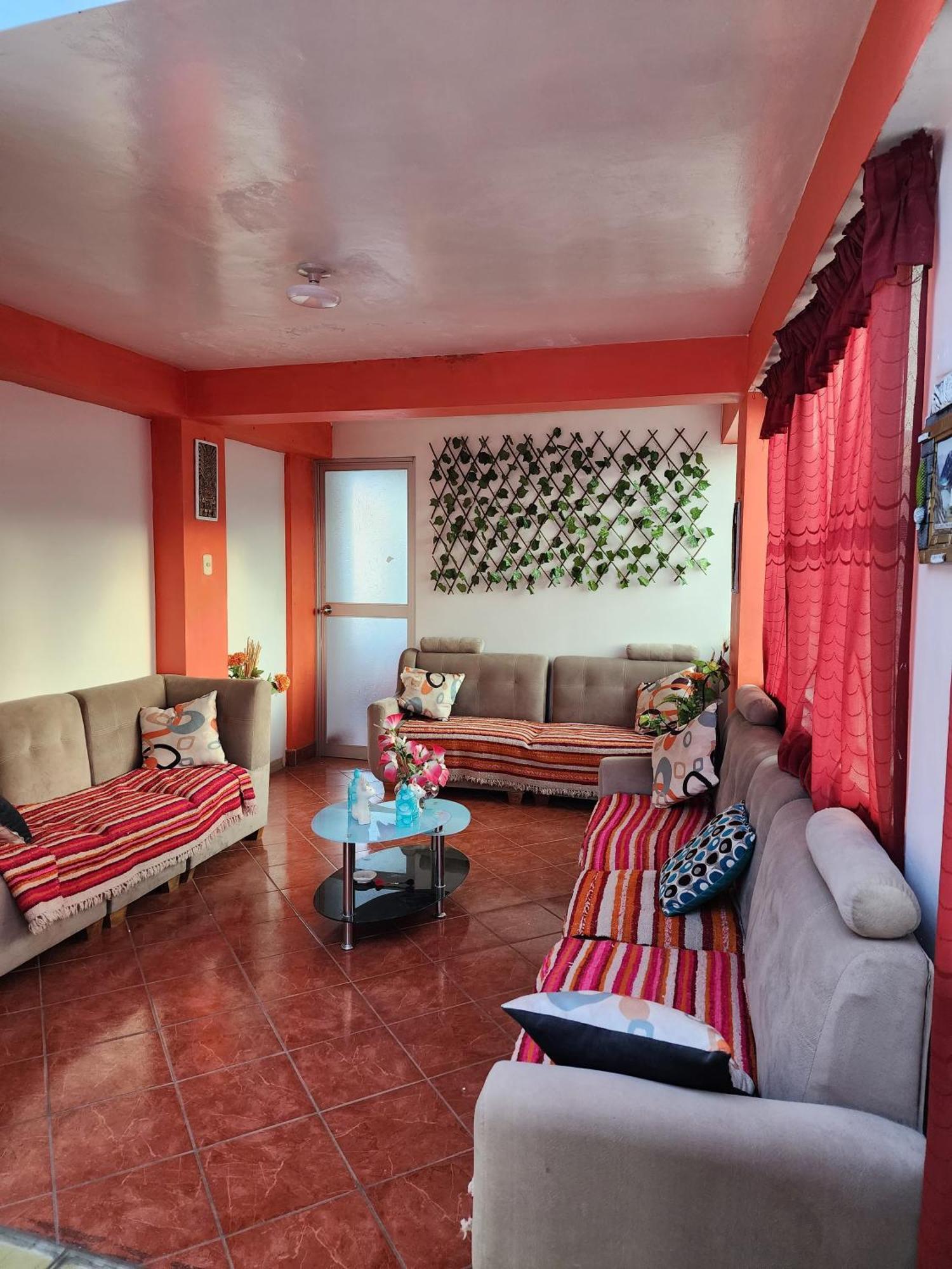 هواراس Lhotse Hostel B&B المظهر الخارجي الصورة