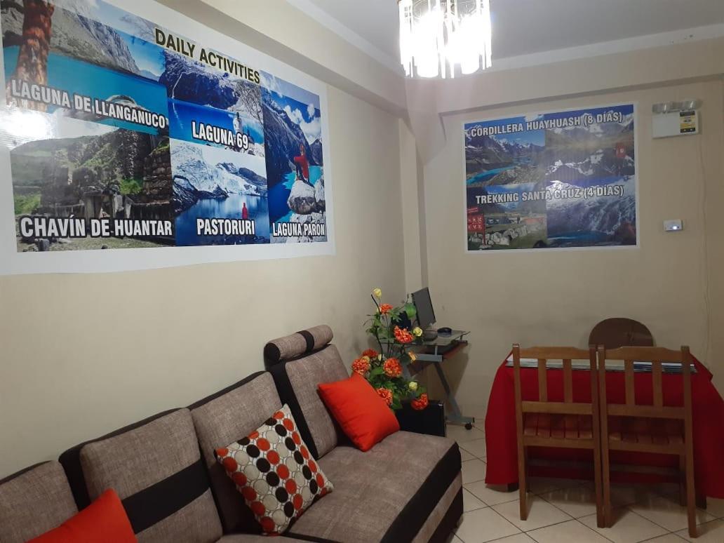 هواراس Lhotse Hostel B&B المظهر الخارجي الصورة
