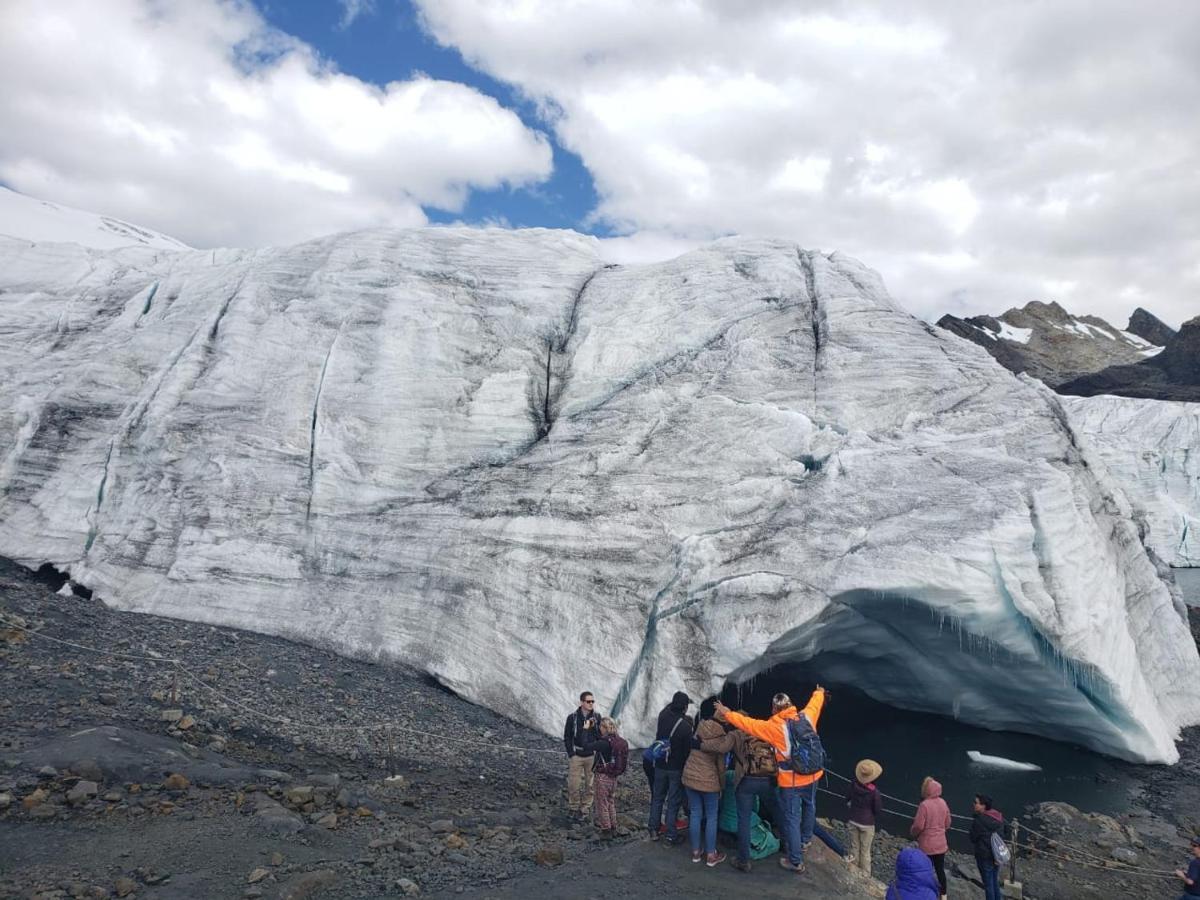 هواراس Lhotse Hostel B&B المظهر الخارجي الصورة